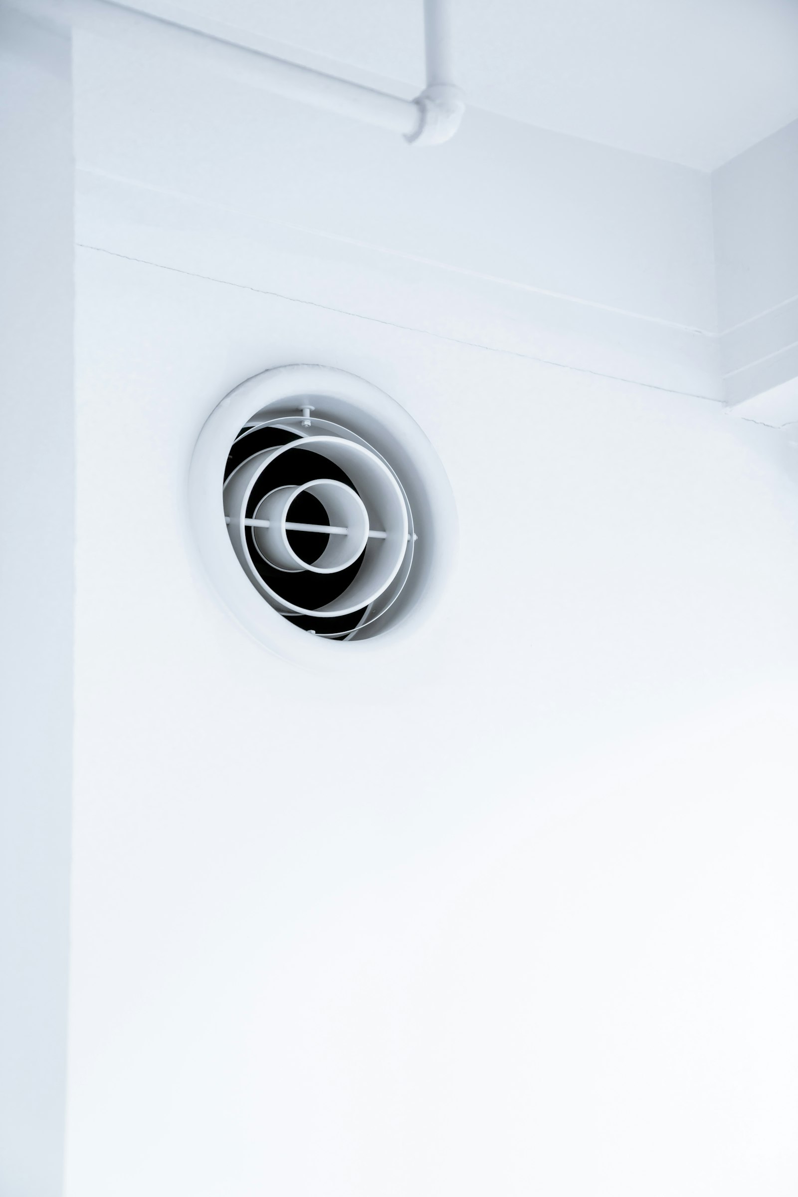 Ceiling AC vent in a Dubai home before professional duct cleaning