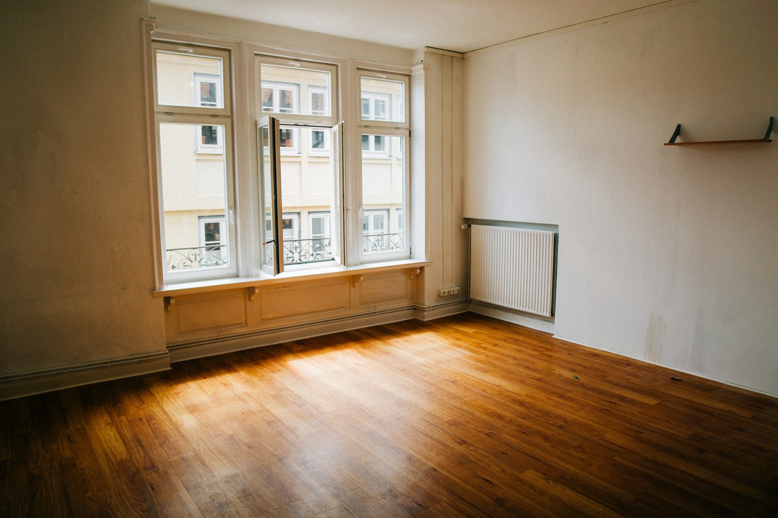 Empty apartment ready for handover after end-of-tenancy cleaning in Dubai